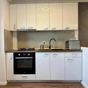 Apartment Shiro, Bukarest